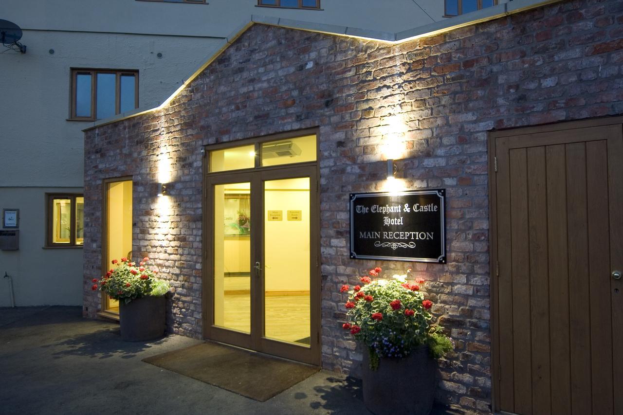 The Elephant & Castle Hotel 纽敦 外观 照片