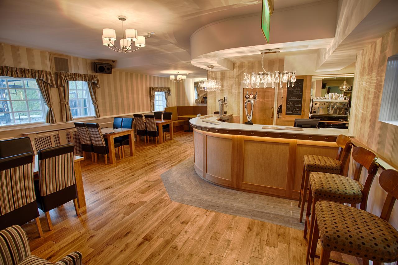 The Elephant & Castle Hotel 纽敦 外观 照片