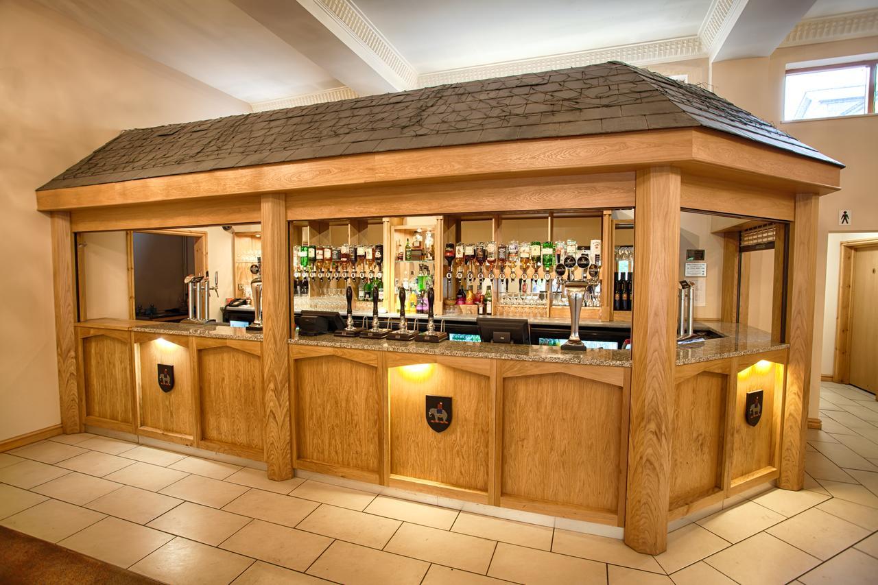 The Elephant & Castle Hotel 纽敦 外观 照片