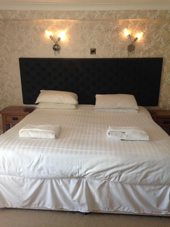 The Elephant & Castle Hotel 纽敦 外观 照片