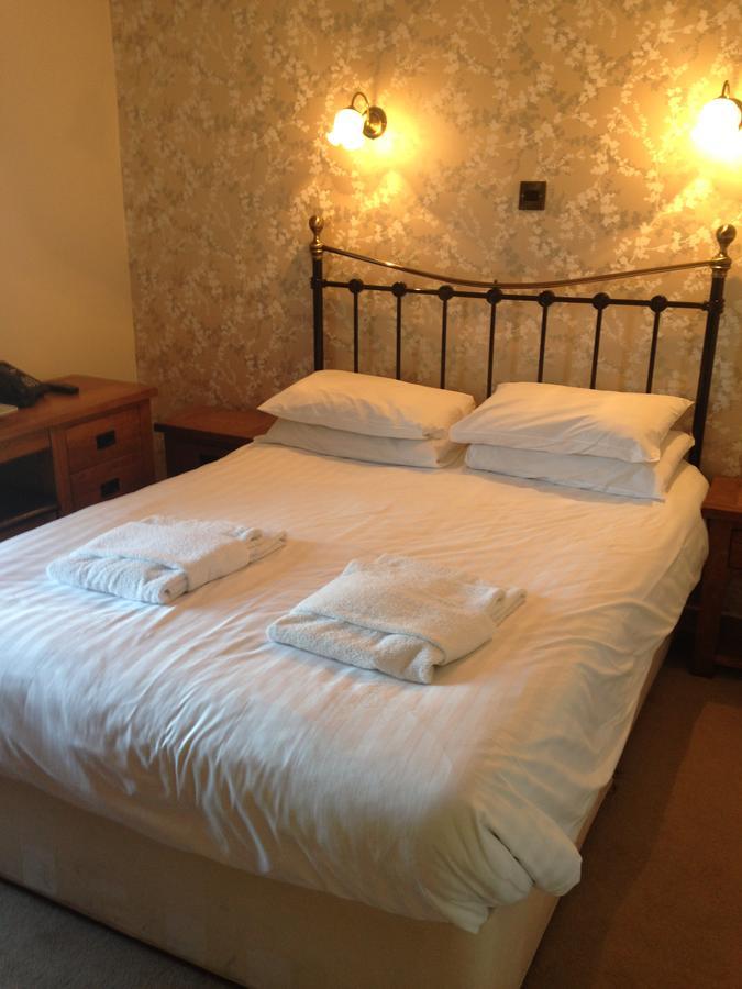The Elephant & Castle Hotel 纽敦 外观 照片